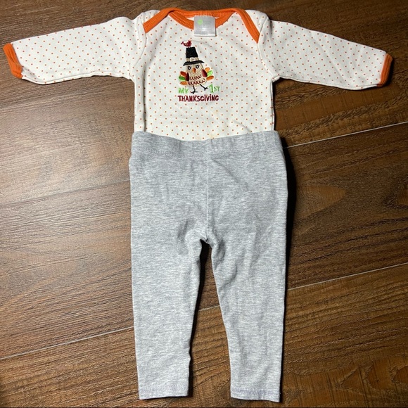 Thanksgiving outfit and first Christmas bib - Picture 10 of 11